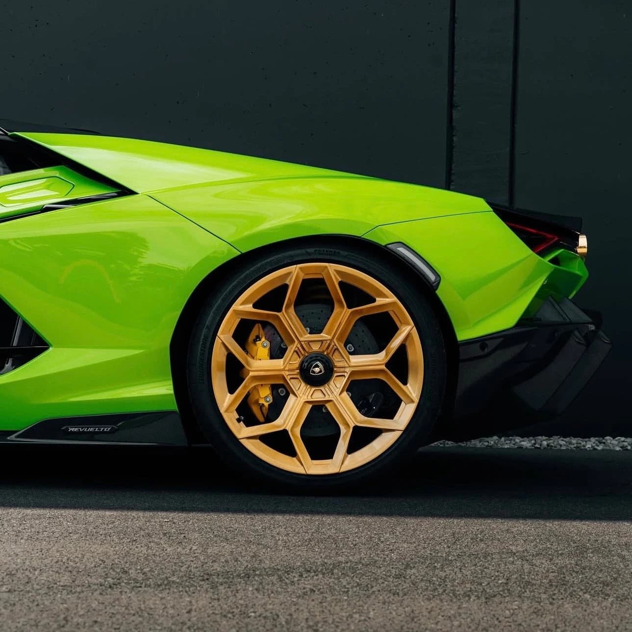 Forged wheel on a Lamborghini